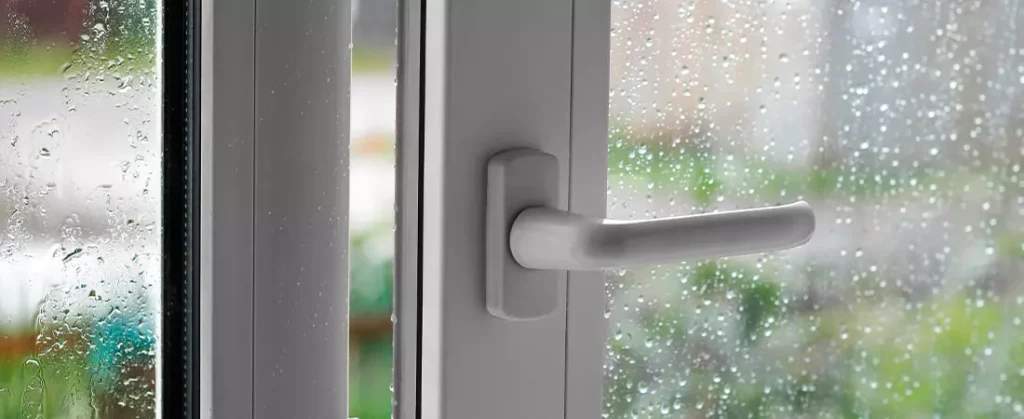 PVC: tu aliado para combatir frío, viento y lluvia.