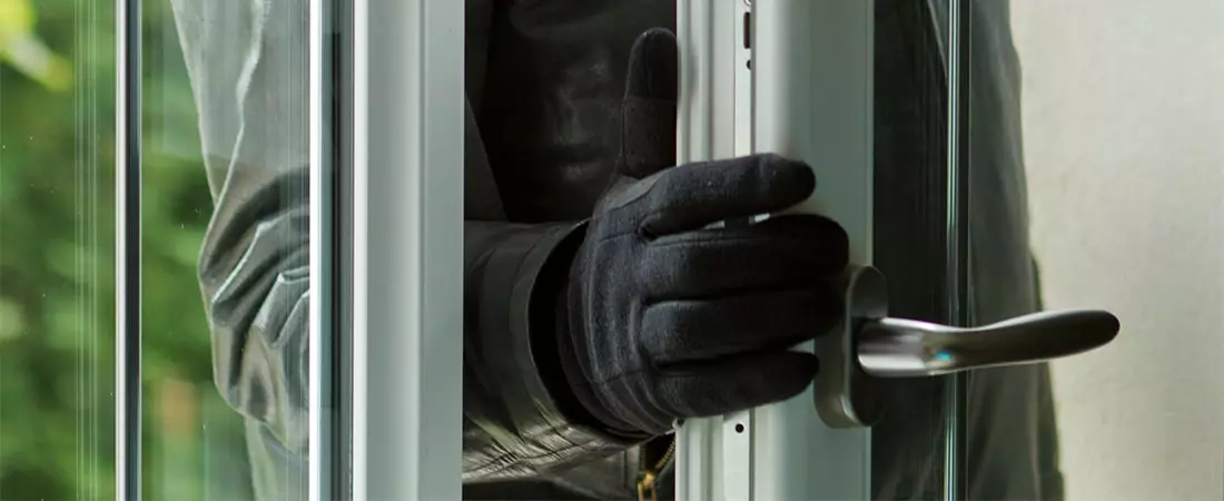 Refuerza la seguridad en tu hogar antes de salir de vacaciones.